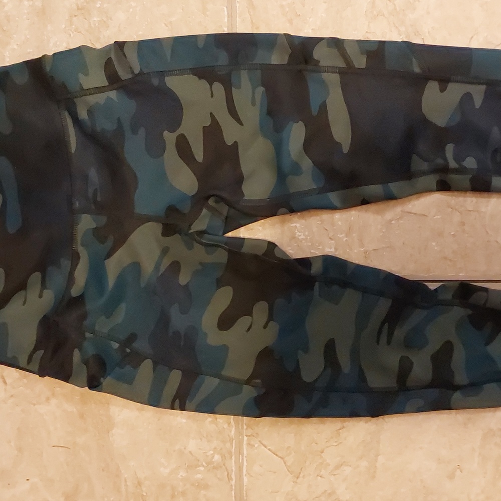 Athletic camo NEW BALANCE leggings size S women's